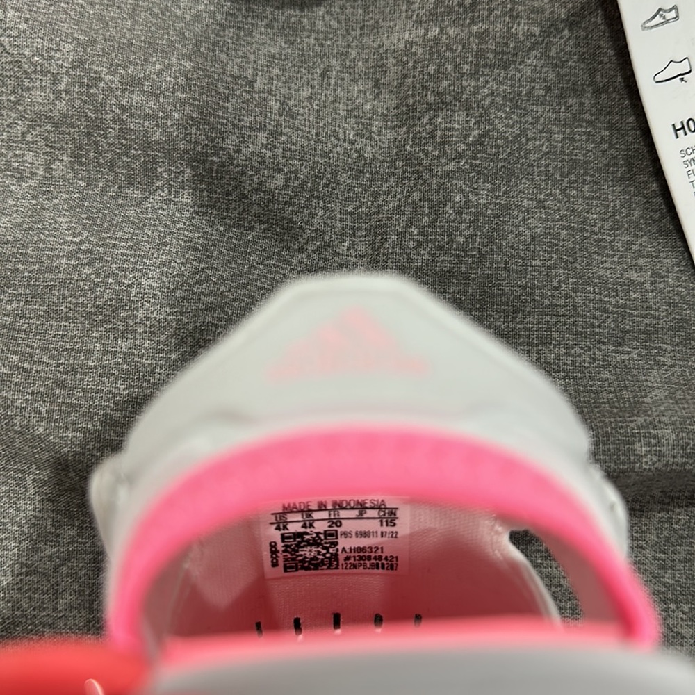 🩷🤍🩷ADIDAS WATER SHOES🩷🤍🩷 - Picture 6 of 8